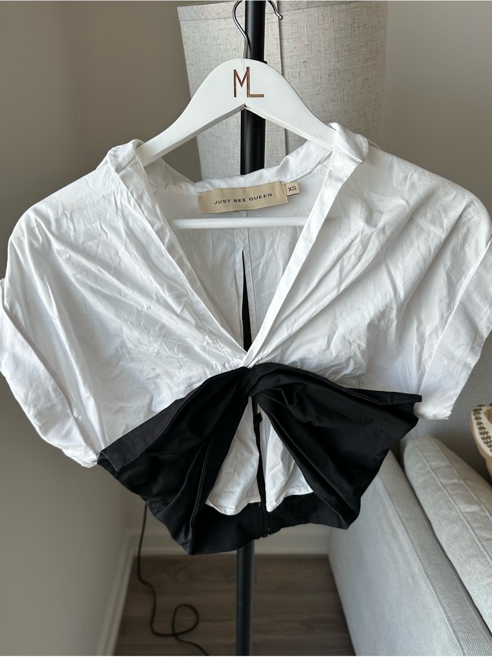 Just Bee Queen White & Black Tie-Front Cropped Top